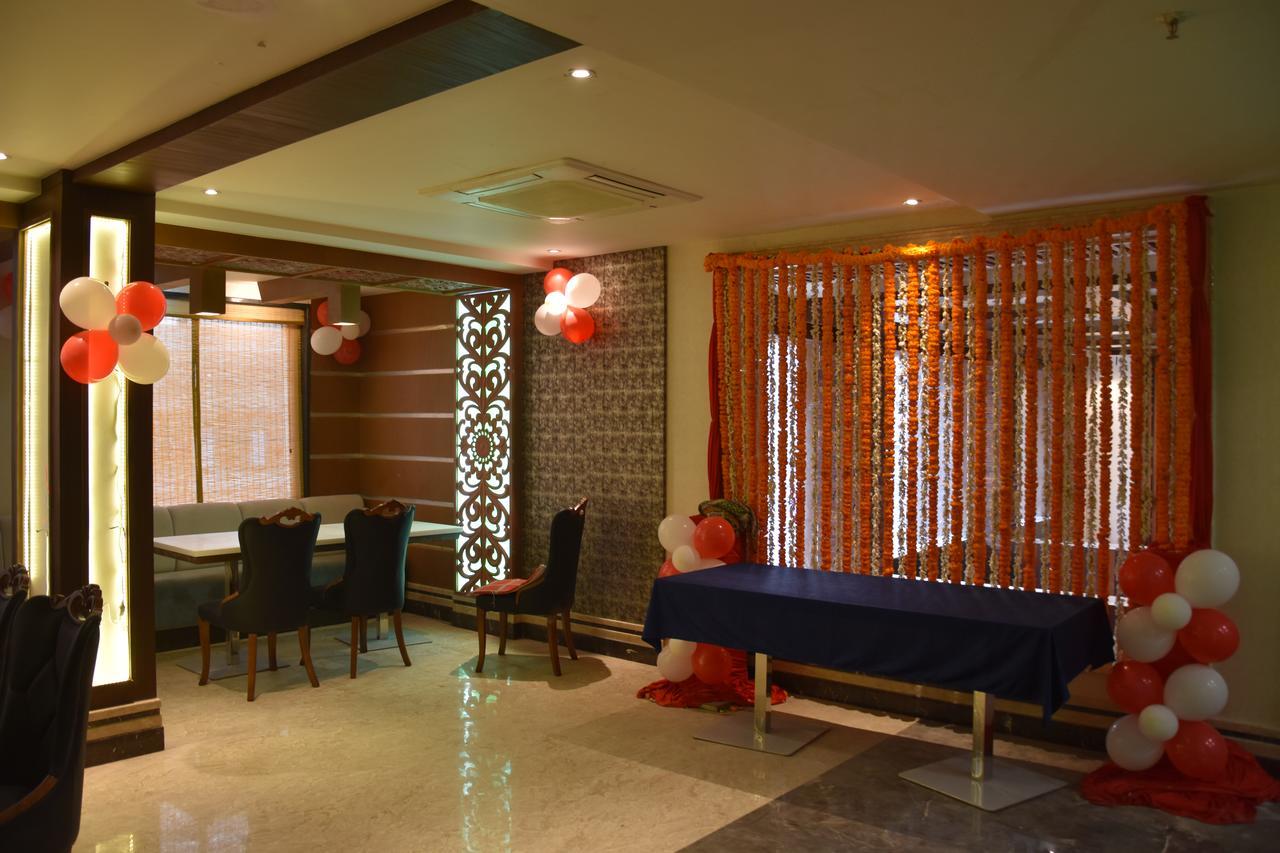 Costa Riviera Hotel Varanasi Dış mekan fotoğraf