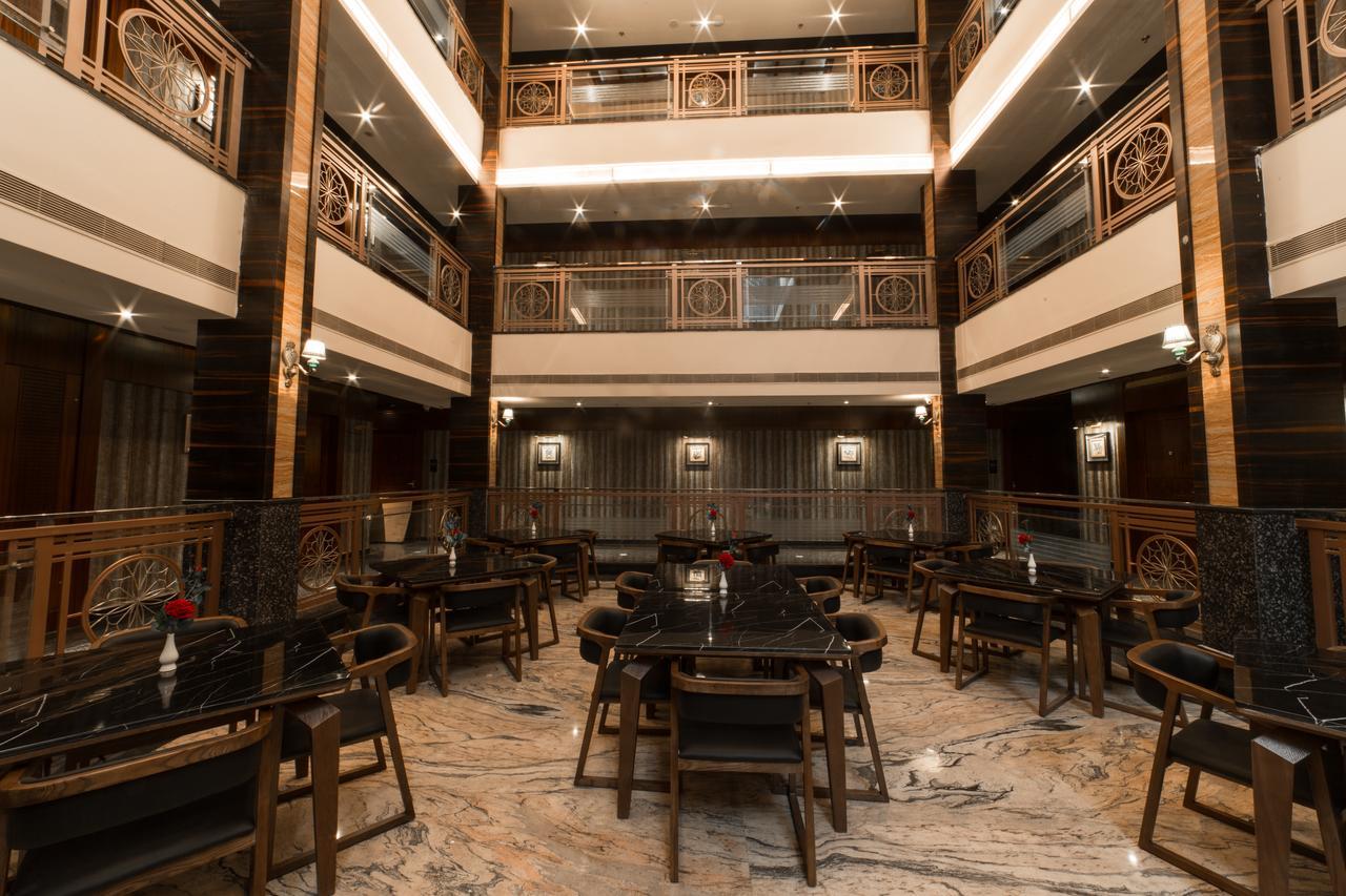Costa Riviera Hotel Varanasi Dış mekan fotoğraf