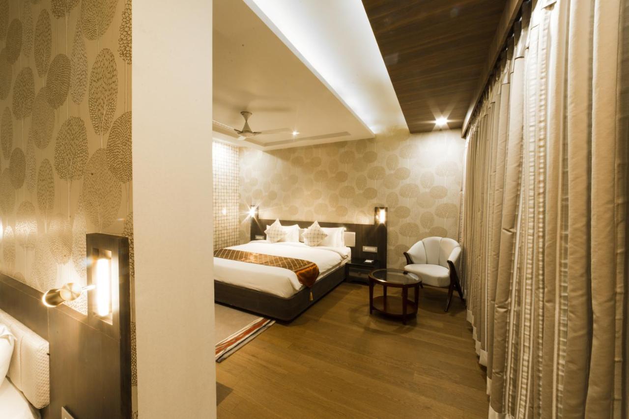 Costa Riviera Hotel Varanasi Dış mekan fotoğraf