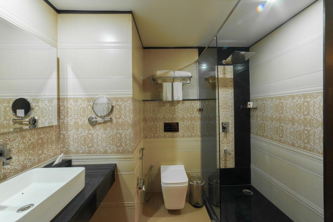Costa Riviera Hotel Varanasi Dış mekan fotoğraf